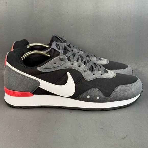 Nike Venture Runner 'Iron Grey Crimson' athletic sneaker trainers men’s size 11 - Picture 1 of 8